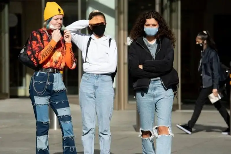 Франция и Италия вновь бьют антирекорды по суточному приросту COVID-19