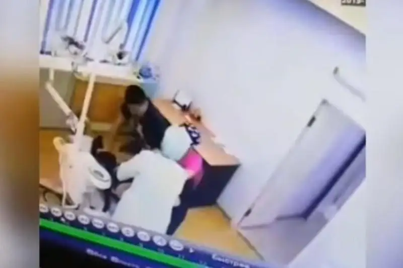 Жестокое обращение стоматолога с ребёнком в Актау попало на видео