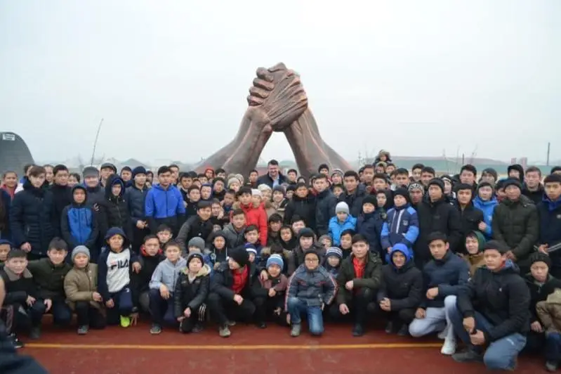 Туркестанский спортклуб восхитил президента Всемирной федерации профессионалов по армрестлингу