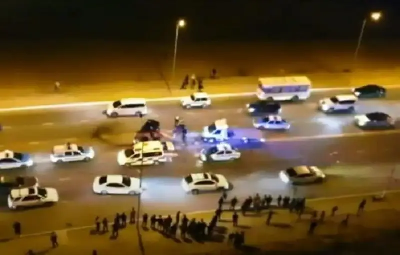 Два автомобиля столкнулись в Актау, есть пострадавшие