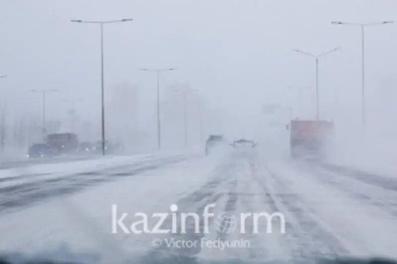 В Карагандинской области ограничено движение на участке трассы Екатеринбург - Алматы