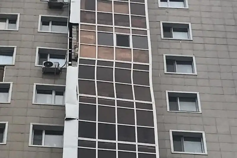 О состоянии дома с разваливающимся балконом рассказали в акимате столицы