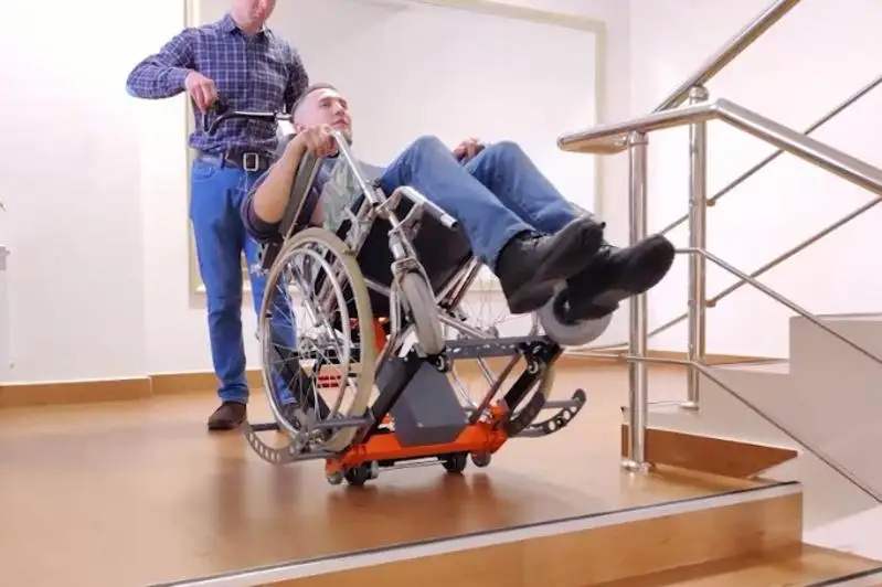 Мобильный подъемник для лиц с ограниченными возможностями изобрел карагандинец