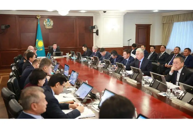 Аскар Мамин поручил акимам улучшить показатели промышленности