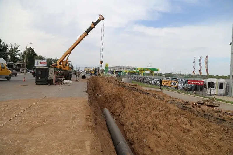 На аварийном коллекторе в Уральске заменили свыше 1,3 км трубопровода