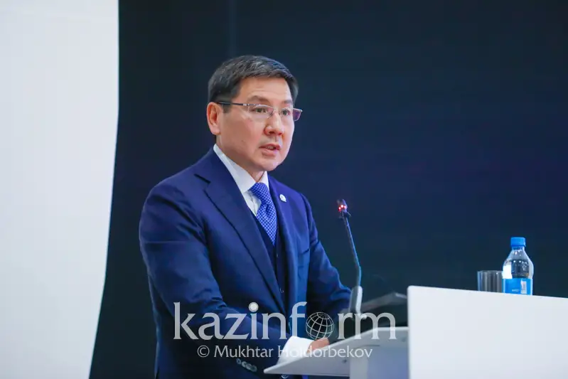 Аскар Жумагалиев призывал молодежь обучаться на IT-специальности