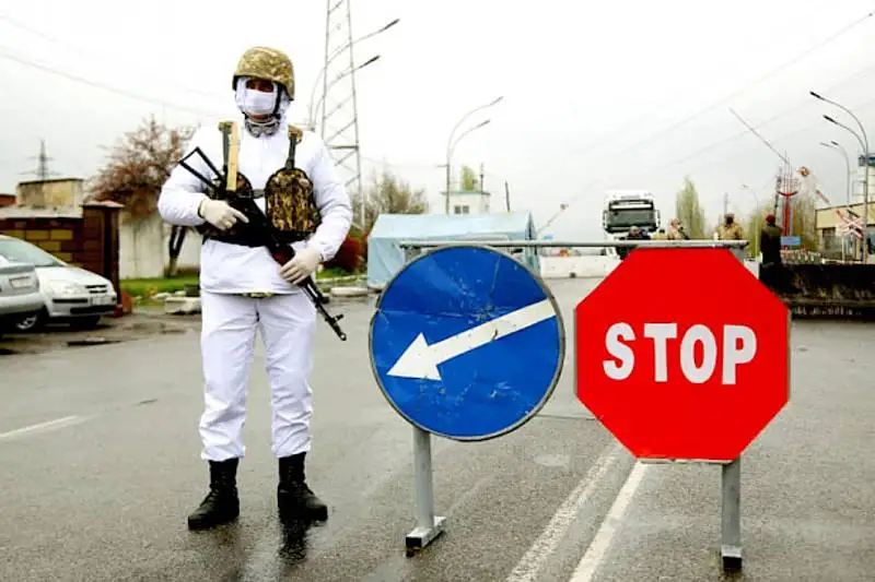 Сооронбай Жээнбеков повторно ввел режим ЧП в Бишкеке