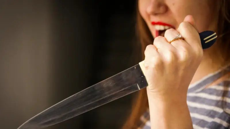 Ревнивица ранила ножом своего бойфренда в Кокшетау