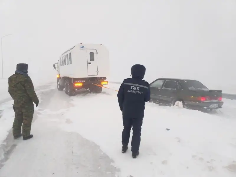 Более 110 человек спасли из снежных заносов в Карагандинской области