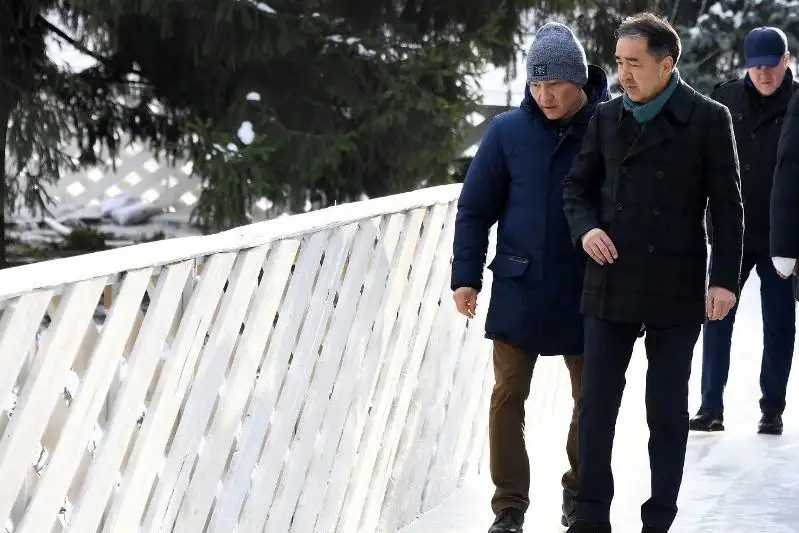 Бакытжан Сагинтаев проверил подготовку катков Алматы