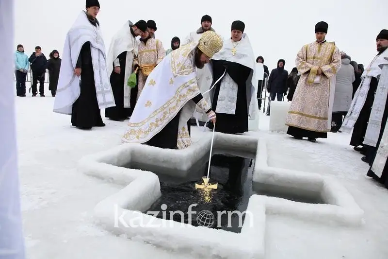 Откуда пошла традиция купаться на Крещение, рассказали в Атырау