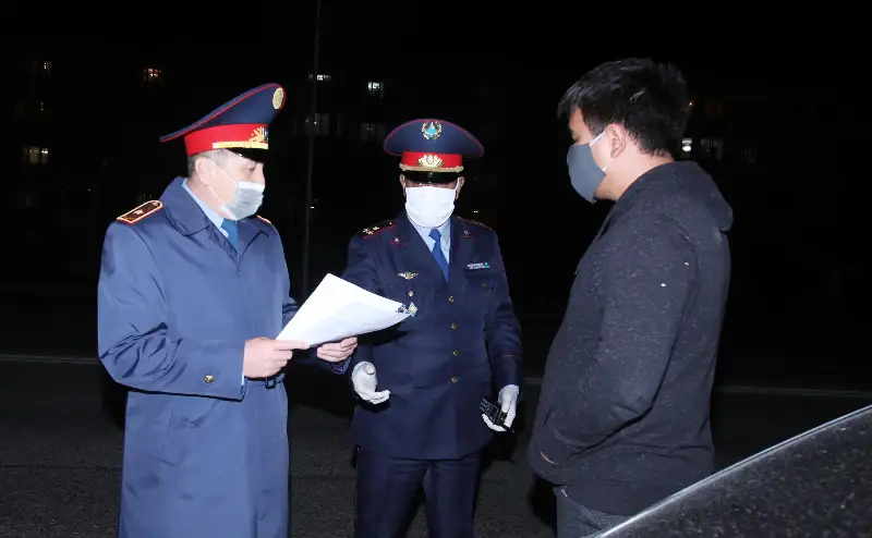 Начальник полиции Жамбылской области проконтролировал соблюдение карантина в Таразе