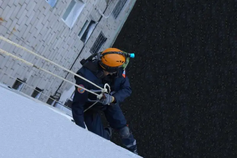 Четырехлетний ребенок выпал из окна в Павлодарской области