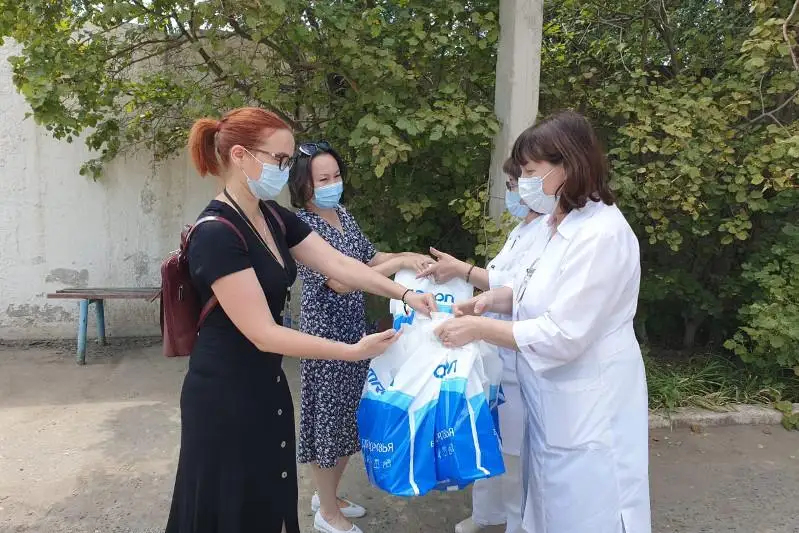 Бригадам скорой помощи в Уральске передали тонометры и респираторы