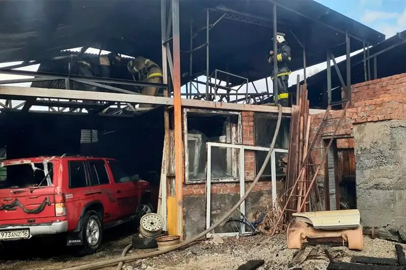 Пожар на СТО произошел в Усть-Каменогорске