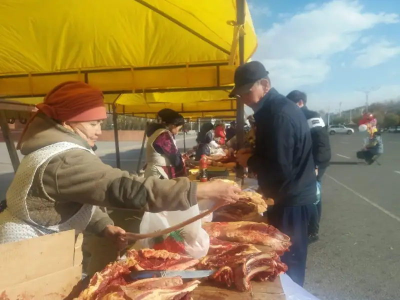 Более трехсот тонн сельхозпродукции привезли в Тараз жамбылские аграрии