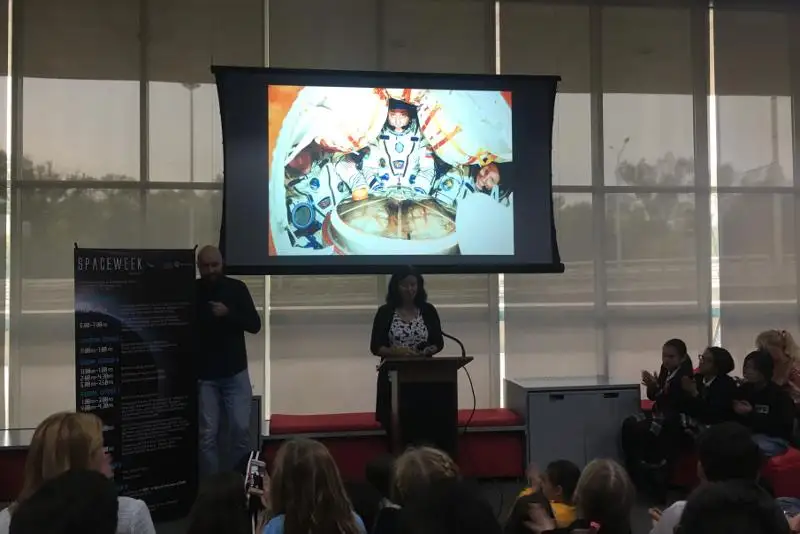 Астронавт NASA рассказала алматинцам о своем полете в космос