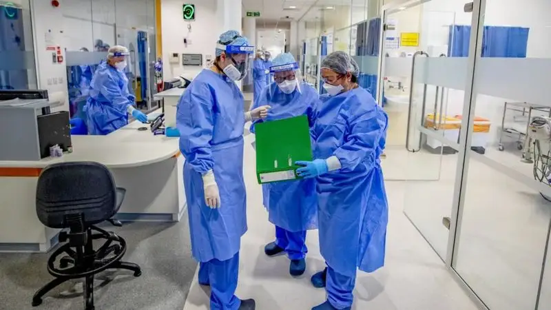 Коронавирус в мире: ЕС против отмены локдаунов, Англия переплатила 10 млрд за средства защиты