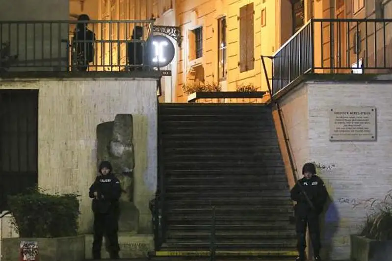 Число погибших в результате стрельбы в Вене возросло до четырех человек