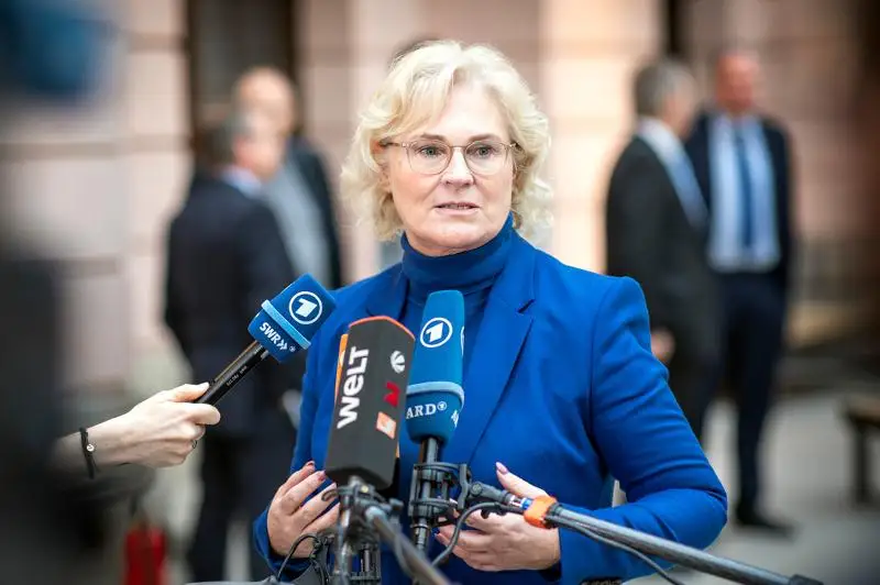 Правительство Германии предложило ужесточить контроль за интернетом