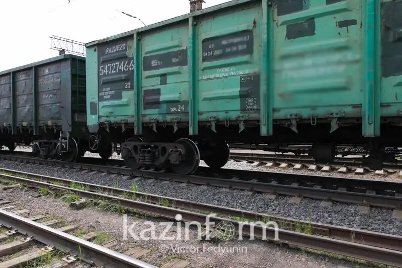 Вагоны в ожидании зерна нового урожая простаивают на ж/д путях Павлодарского отделения