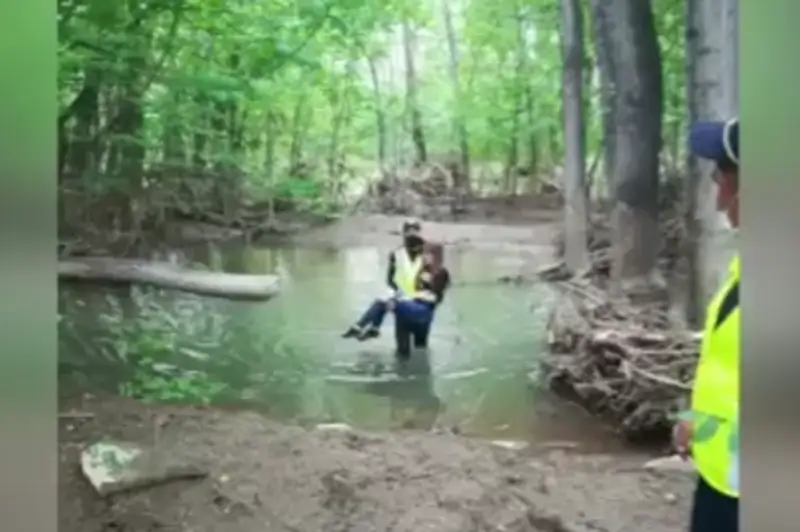 Упавшую в реку девушку спасли в Усть-Каменогорске