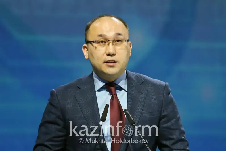 Глава МИОР РК поблагодарил всех, кто стоит на передовой в борьбе с коронавирусом