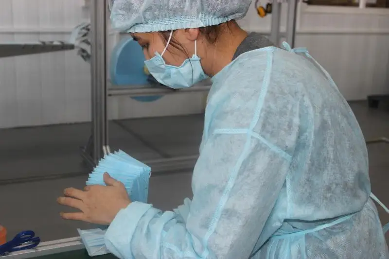 До 80 тысяч медицинских масок в сутки выпускает фармзавод в Жамбылской области