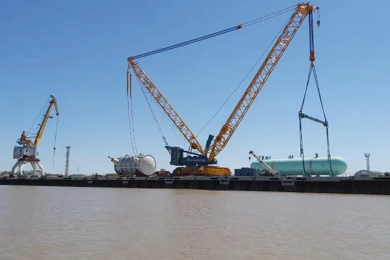 После пяти лет простоя возобновил работу речной порт в Атырау