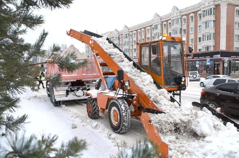 Уборка снега в столице ведется в три смены