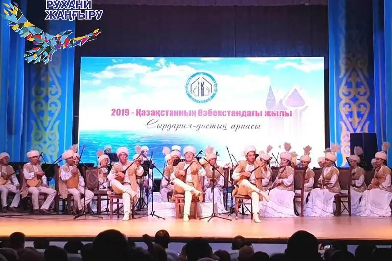 Кызылординский драмтеатр показал в Ташкенте спектакль «Нарком Жургенов»