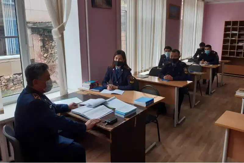 О работе в регионах рассказал курсантам замначальника полиции СКО