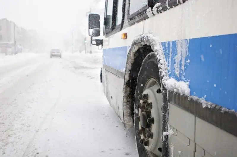 Из-за непогоды приостановлено движение 14 пригородных маршрутов в Нур-Султане