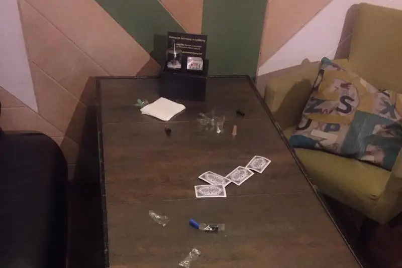 В Павлодаре администрация кальянной спрятала посетителей в подсобках и туалетах