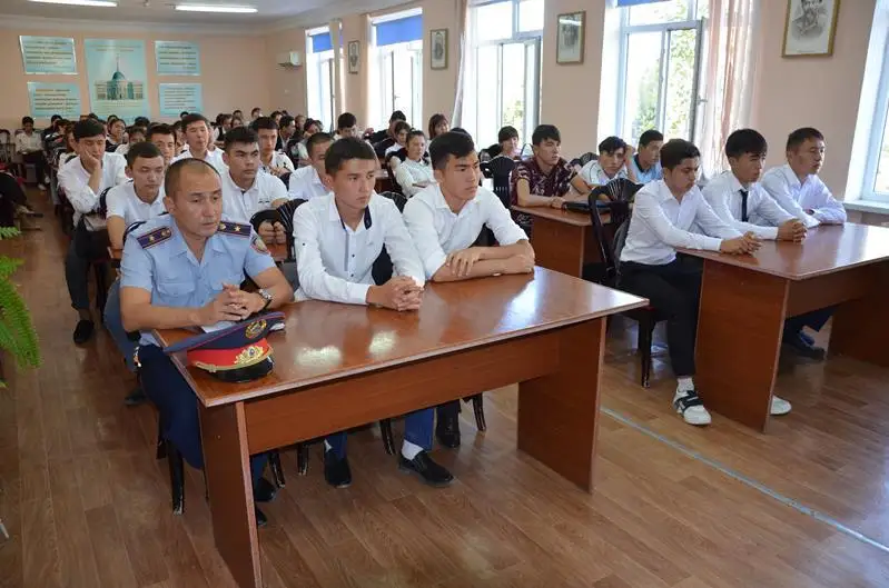 Студентов Кентау пригласили на работу в полицию