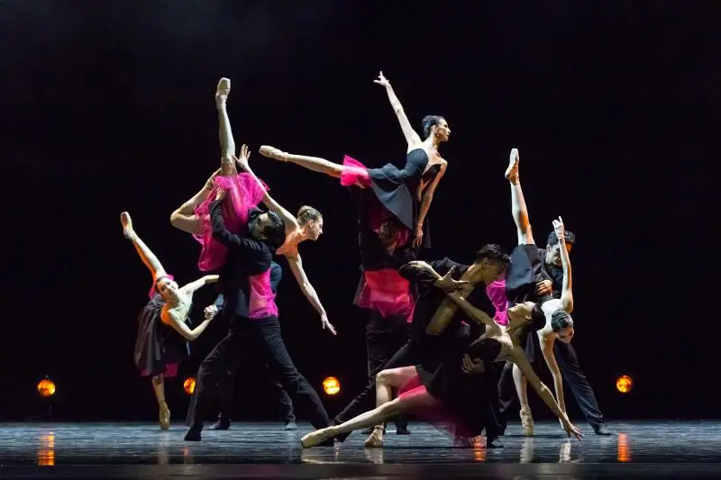 Спектакль-размышление о человеческих отношениях представили в «Астана Балет»