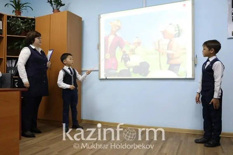 Почти 2 тысячи малокомплектных школ Казахстана могут обучаться в традиционном формате