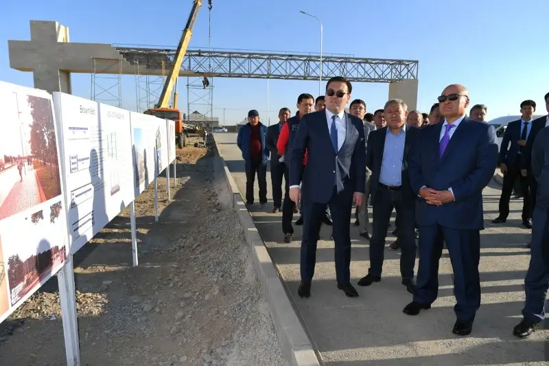 Умирзак Шукеев напомнил строителям о качестве и сроках сдачи объектов в Туркестане