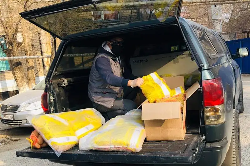 160 семей получили продуктовые корзины от автоволонтеров в  Атырау