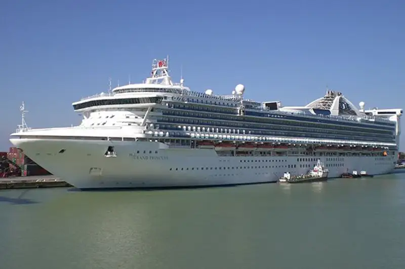 Еще один круизный лайнер на карантине из-за коронавируса в США