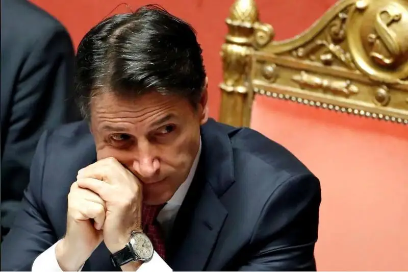 Премьер Италии подаст в отставку