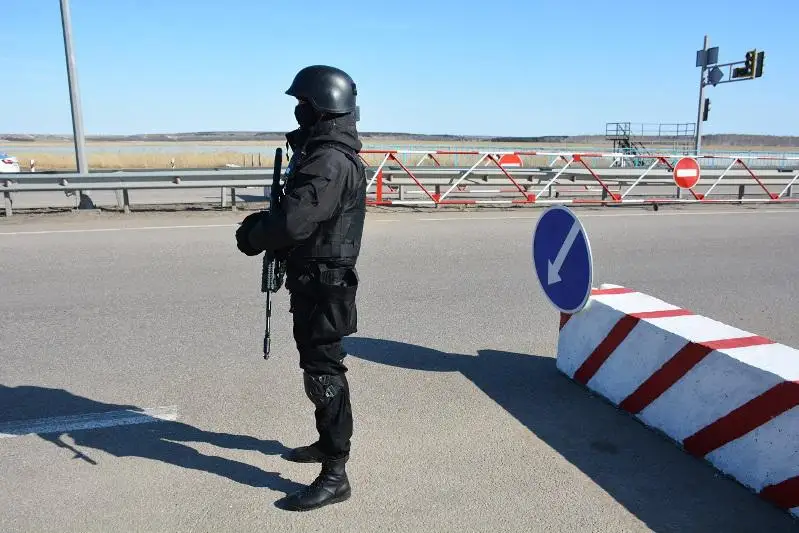 Не ослаблять меры по соблюдению карантина поручил министр обороны РК