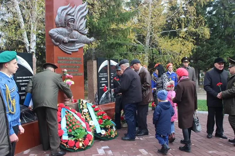 Дань памяти погибшим пожарным и спасателям отдали в ВКО