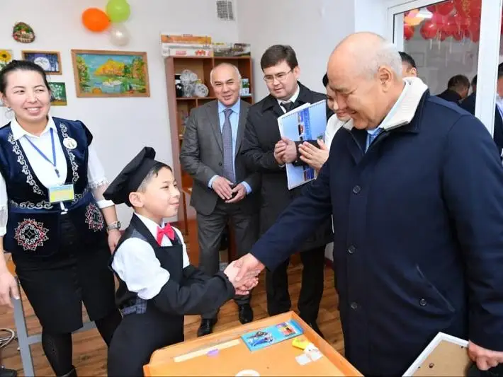 Умирзак Шукеев посетил Арысский детский дом
