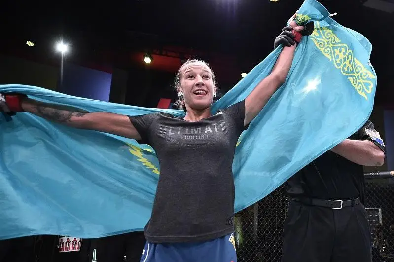 Первая казахстанка в UFC получила международное признание