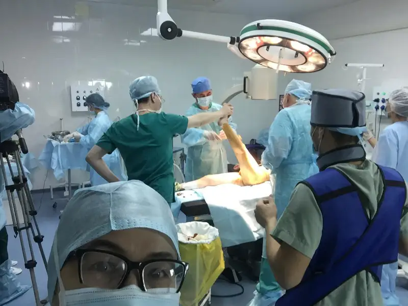 Ортопед из Вильнюса проведет серию операций детям в Атырау