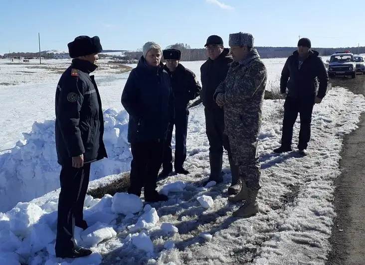 Русла малых рек осматривают спасатели СКО