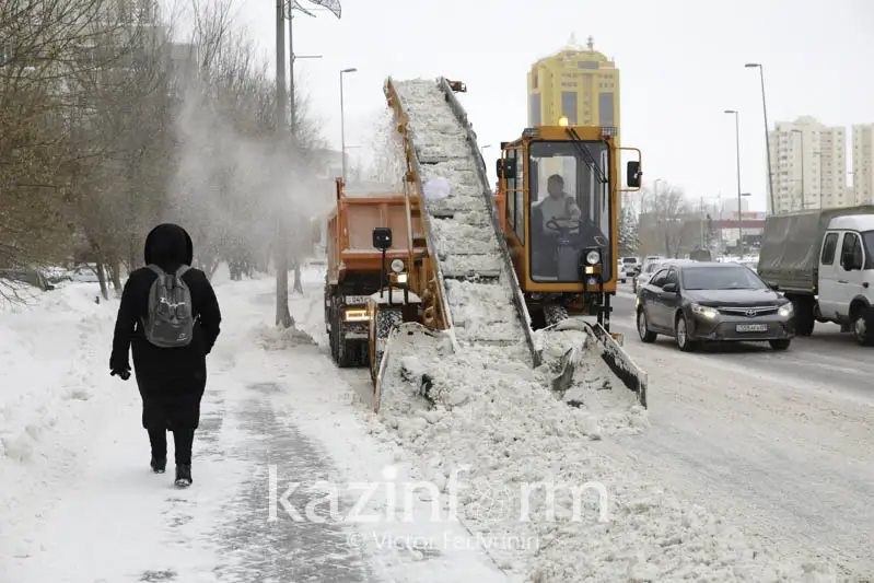 В Есильском районе столицы очисткой снега занимаются 22 подрядчика и предприятие «Астана Тазалық»