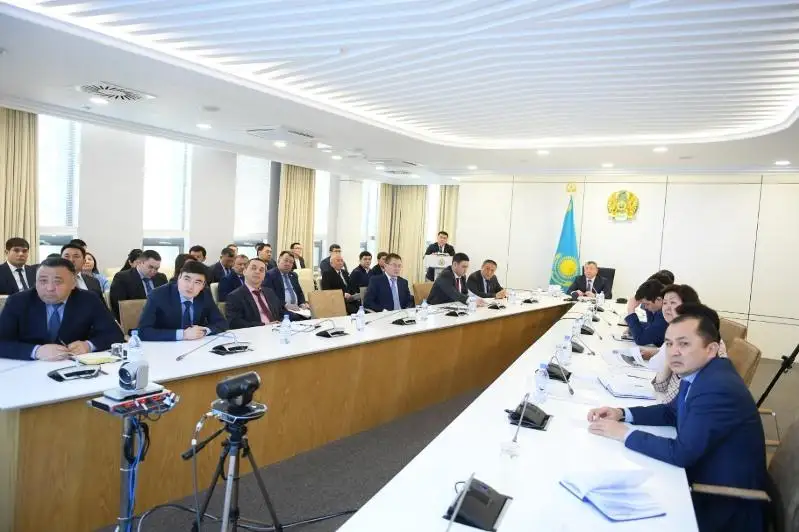 Передвижение тяжелых грузовиков по дорогам возьмут на контроль в Туркестанской области