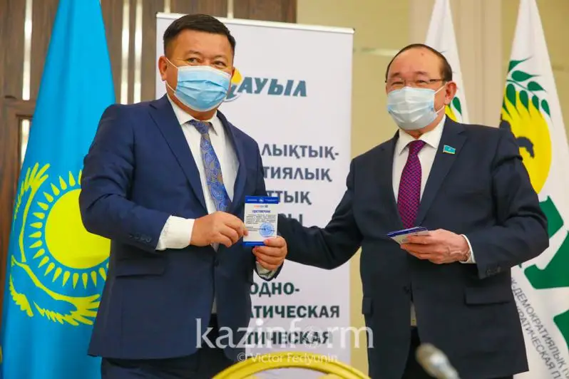 Кандидаты в депутаты Мажилиса Парламента РК от партии «Ауыл» получили удостоверения